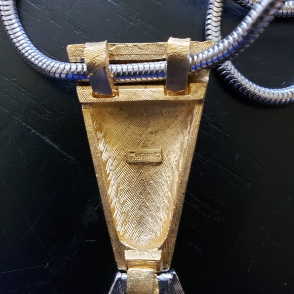 ๐HP๐Vintage Crown Trifari Necklace & Earrings - Picture 8 of 8